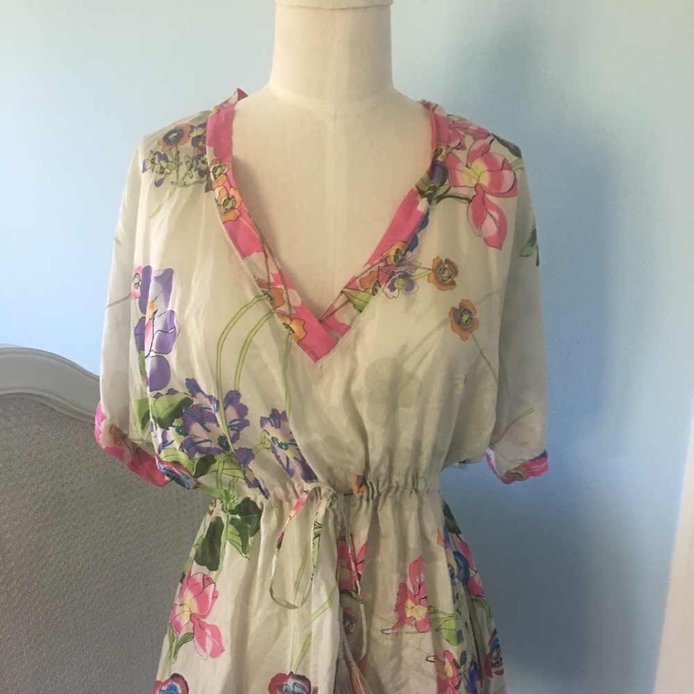 Johnny was size M pre owned silk